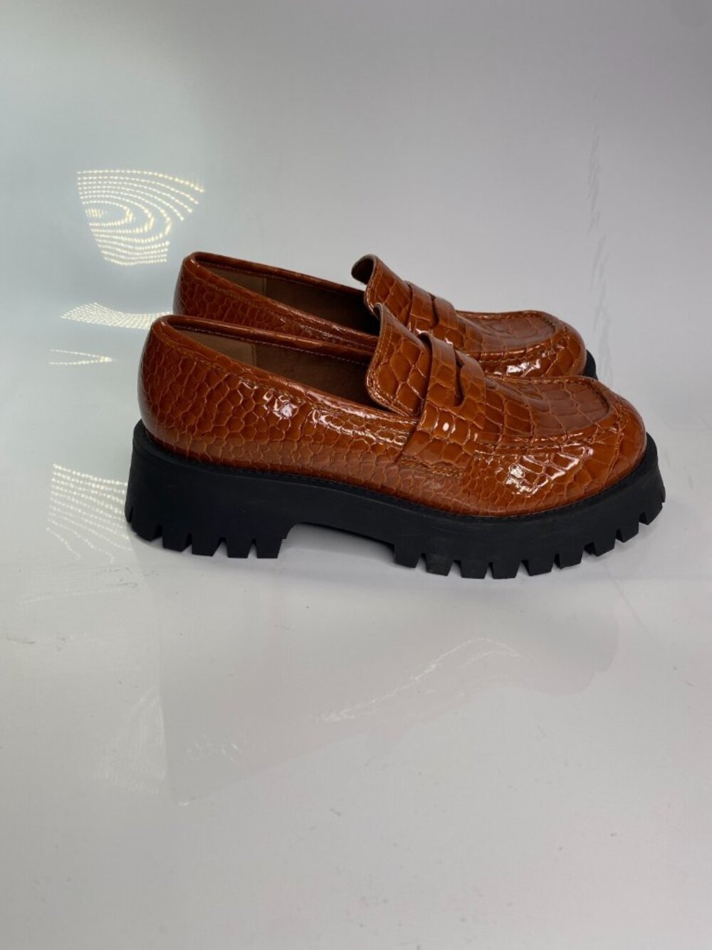 Band of the free Lark Crocodile Embossed Chunky Platform Loafers Sz 9